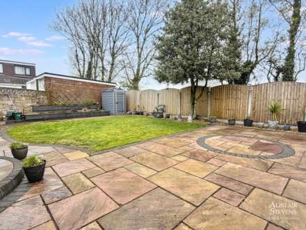 Ashdown Way, Shaw, Image 15