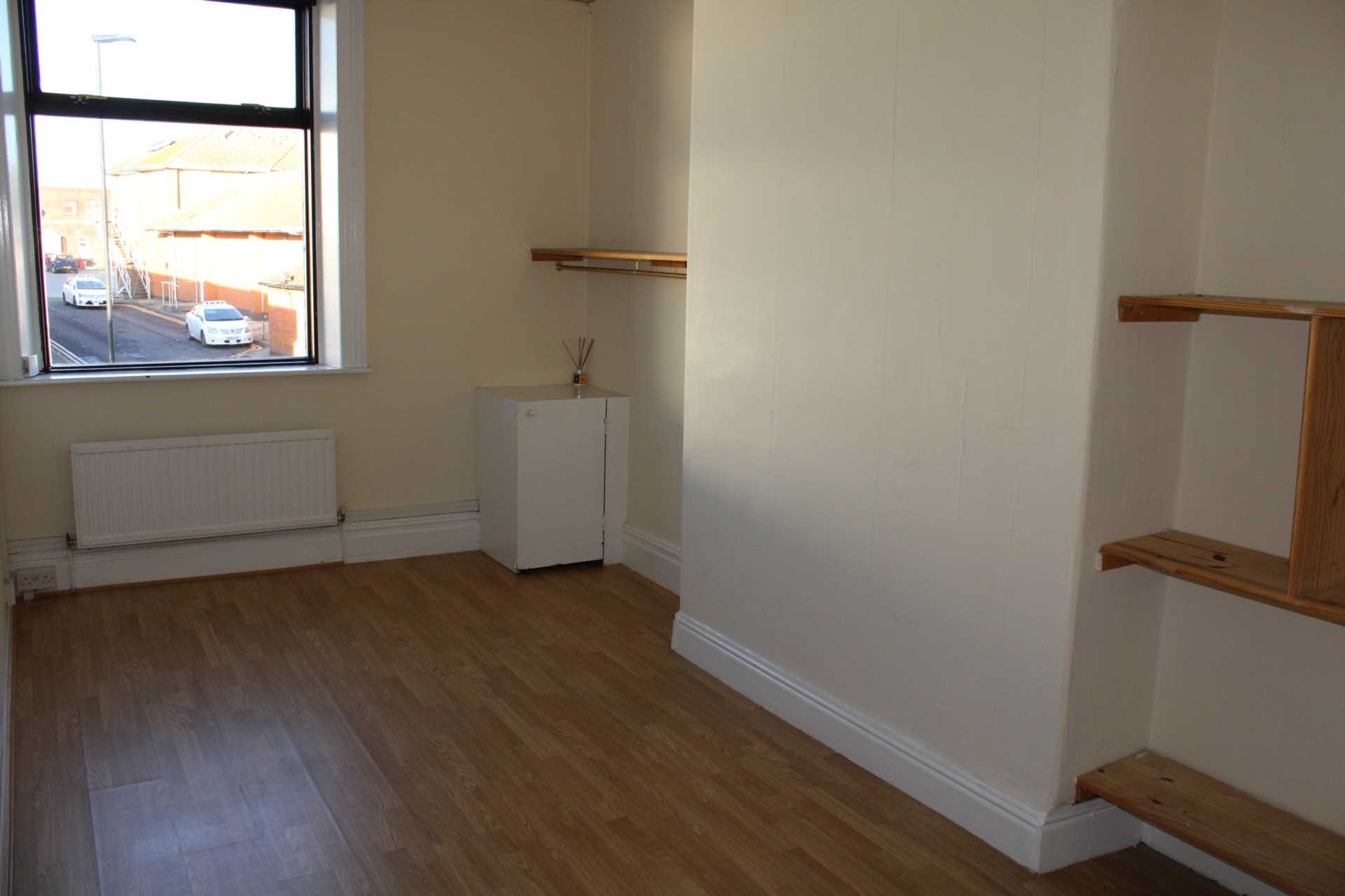 Middleton Road, Royton, Image 4