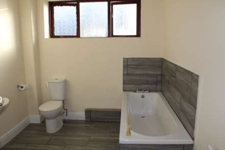 Middleton Road, Royton, Image 6