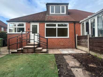Carlton Way, Royton, Image 11