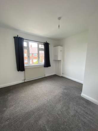 Lowe Green, Royton, Image 7