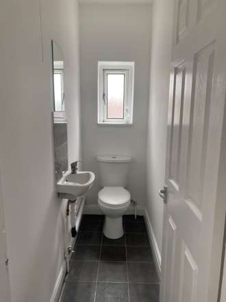 Lowe Green, Royton, Image 9