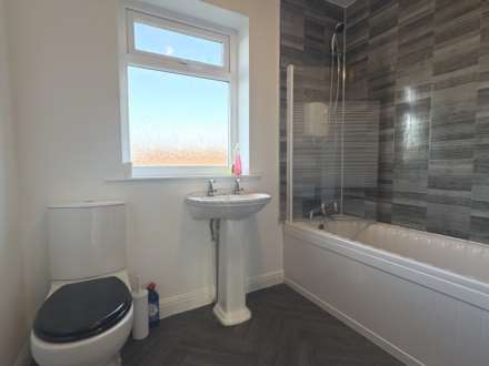 Shaw Road, Royton, Image 10