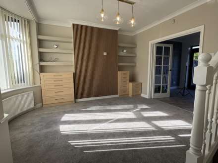 Shaw Road, Royton, Image 4