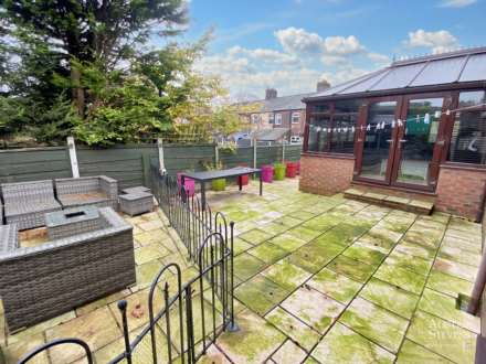 Rochdale Road, Royton, Image 25