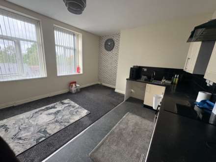 Rochdale Road, Royton, Image 2