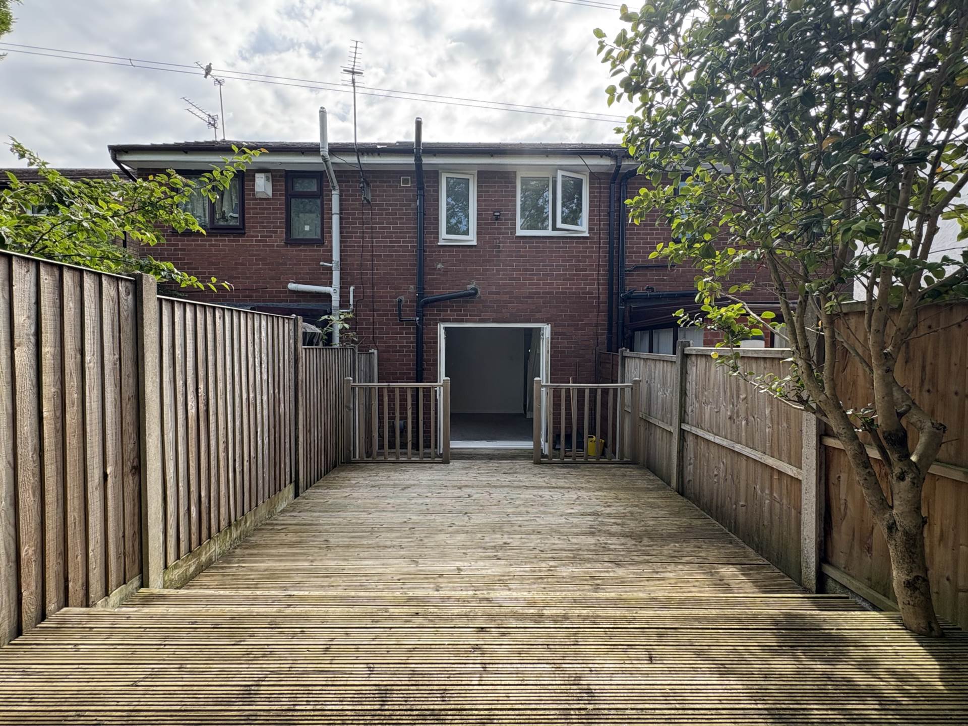 Redwood, Chadderton, Image 12