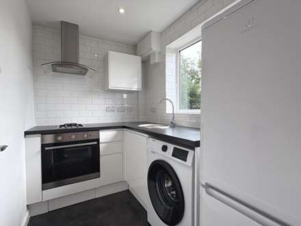Redwood, Chadderton, Image 3