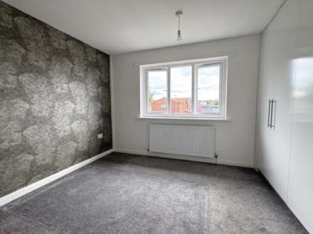 Redwood, Chadderton, Image 9
