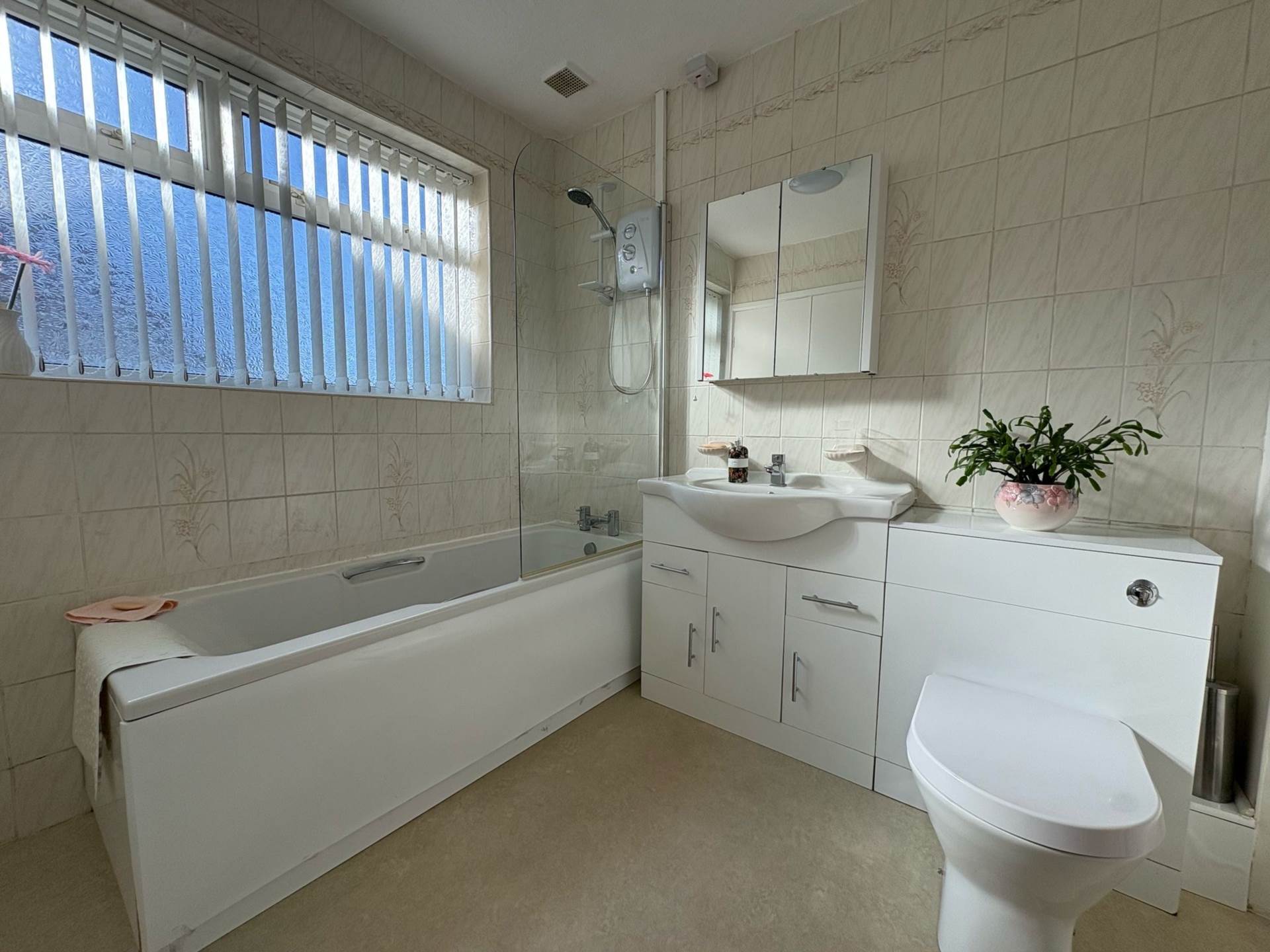 Oozewood Road, Royton, Image 12