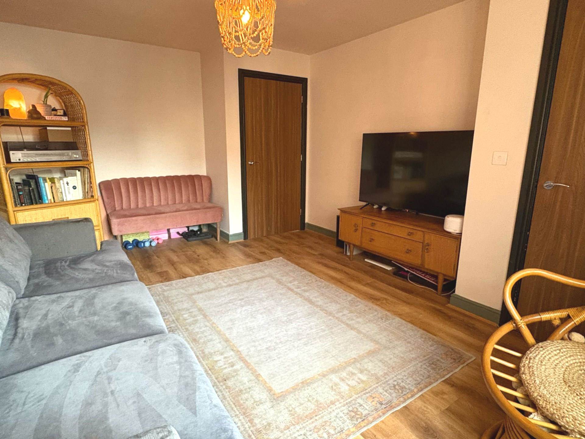 Larchfield Close, Royton, Image 2
