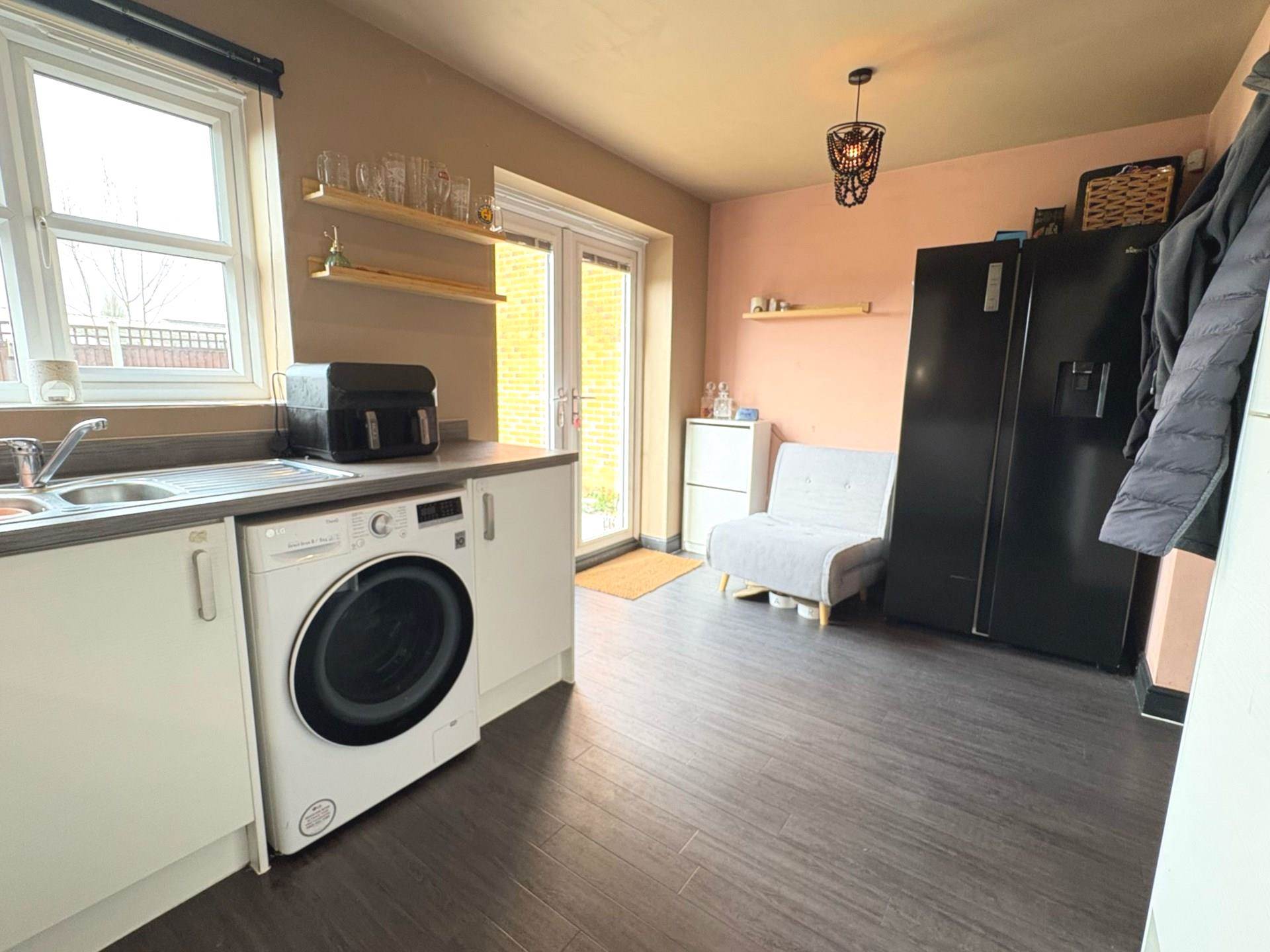 Larchfield Close, Royton, Image 6