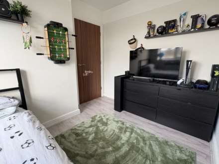 Larchfield Close, Royton, Image 10