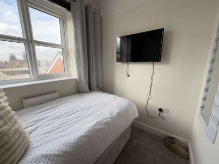 Larchfield Close, Royton, Image 13