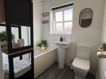 Larchfield Close, Royton, Image 14