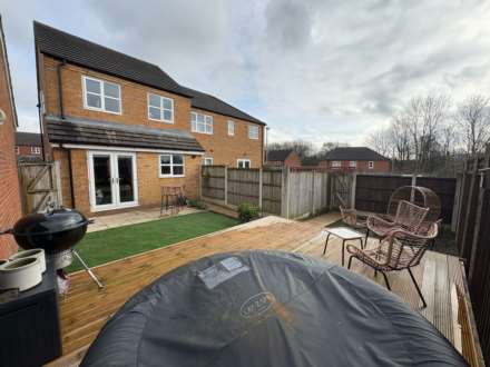 Larchfield Close, Royton, Image 16