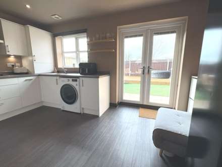 Larchfield Close, Royton, Image 3