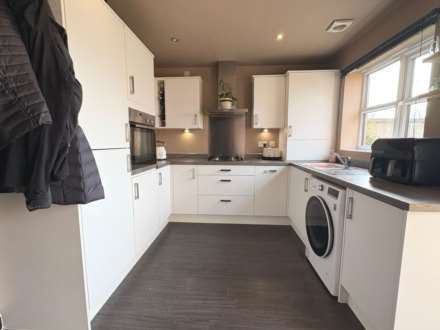 Larchfield Close, Royton, Image 5