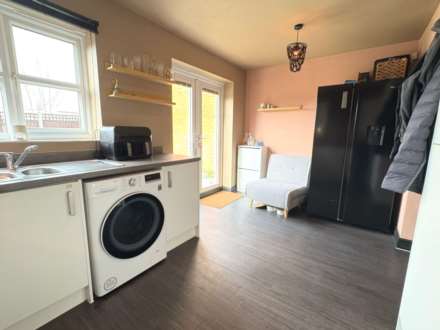Larchfield Close, Royton, Image 6