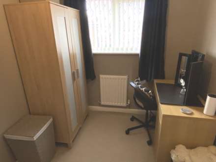 Higham Close, Royton, Image 22