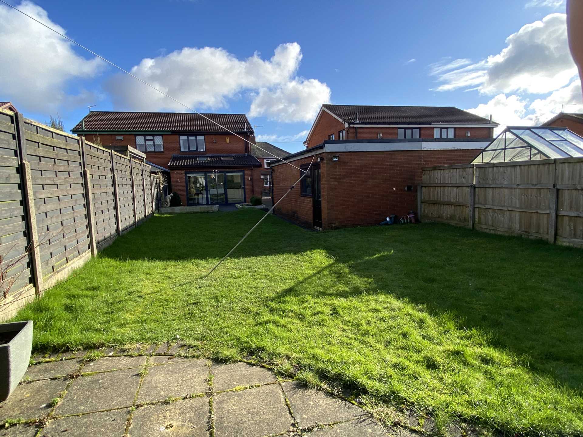 Thornham Lane, Oldham, Image 17