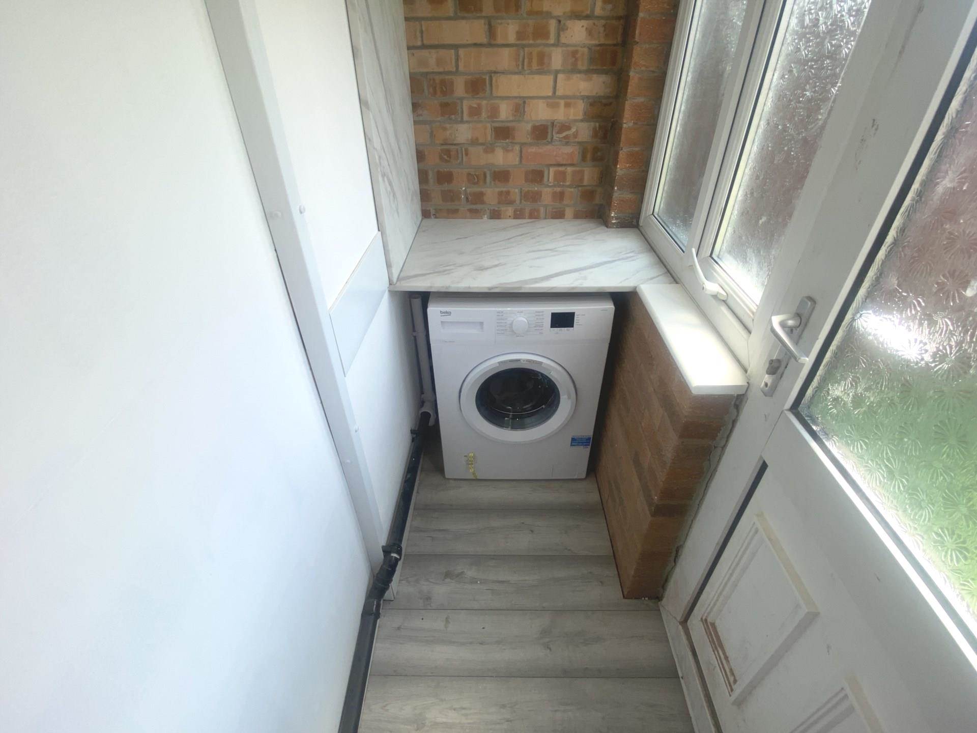 Putney Close, Oldham, Image 5
