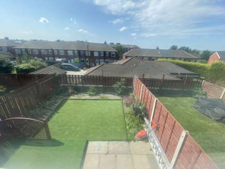Putney Close, Oldham, Image 12