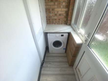 Putney Close, Oldham, Image 5