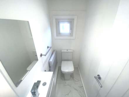 Putney Close, Oldham, Image 7