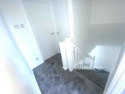 Putney Close, Oldham, Image 8