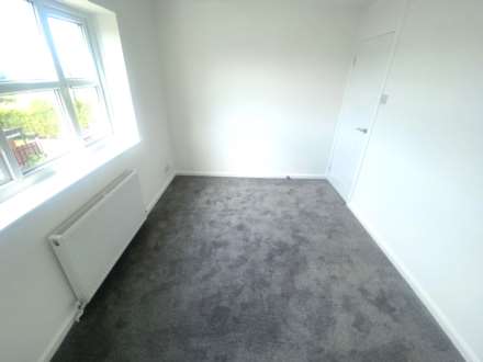 Putney Close, Oldham, Image 9