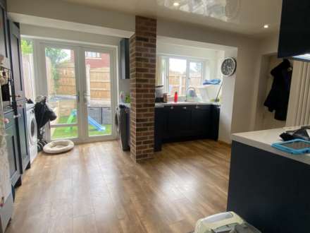 Camberwell Way, Royton, Image 6