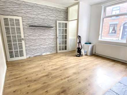 Rochdale Lane, Royton, Image 4