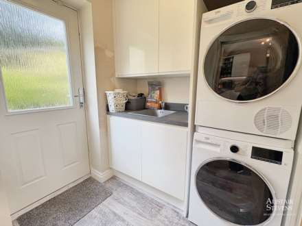 Rosebay Close, Royton, Image 9