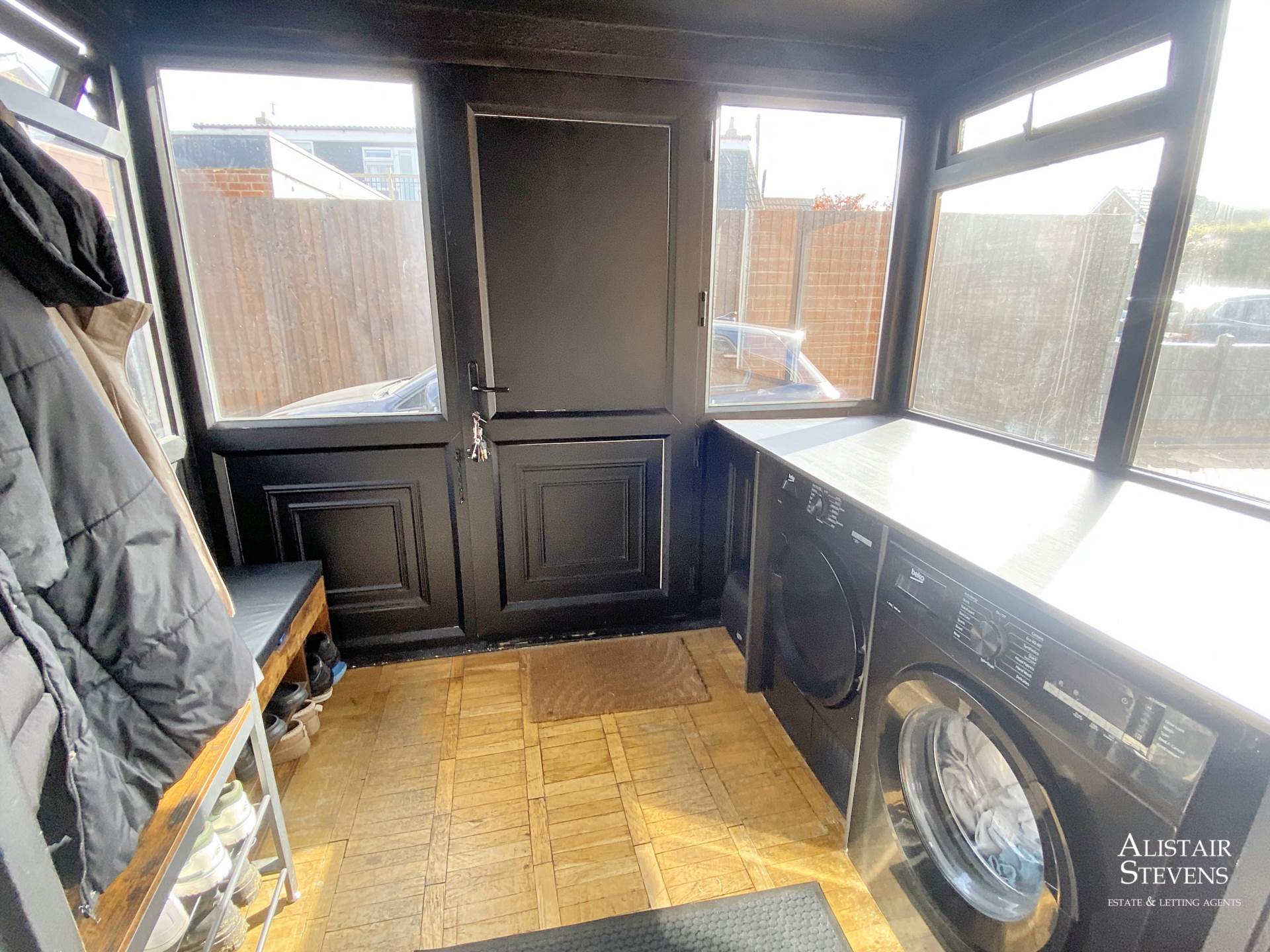 Kirkdale Drive, Royton, Image 10