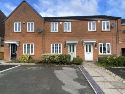 2 Bedroom Town House, Clubhouse Close, Shaw
