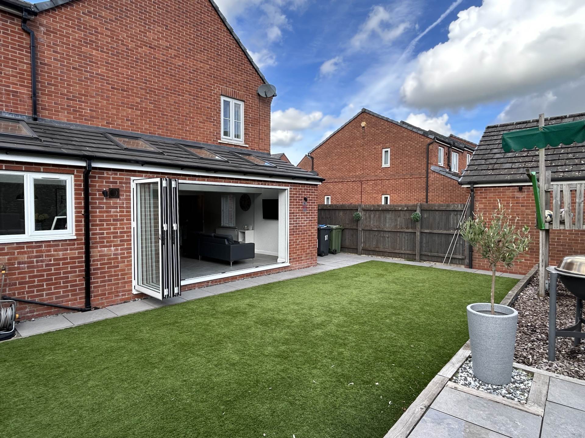 Windmill Close, Royton, Image 23