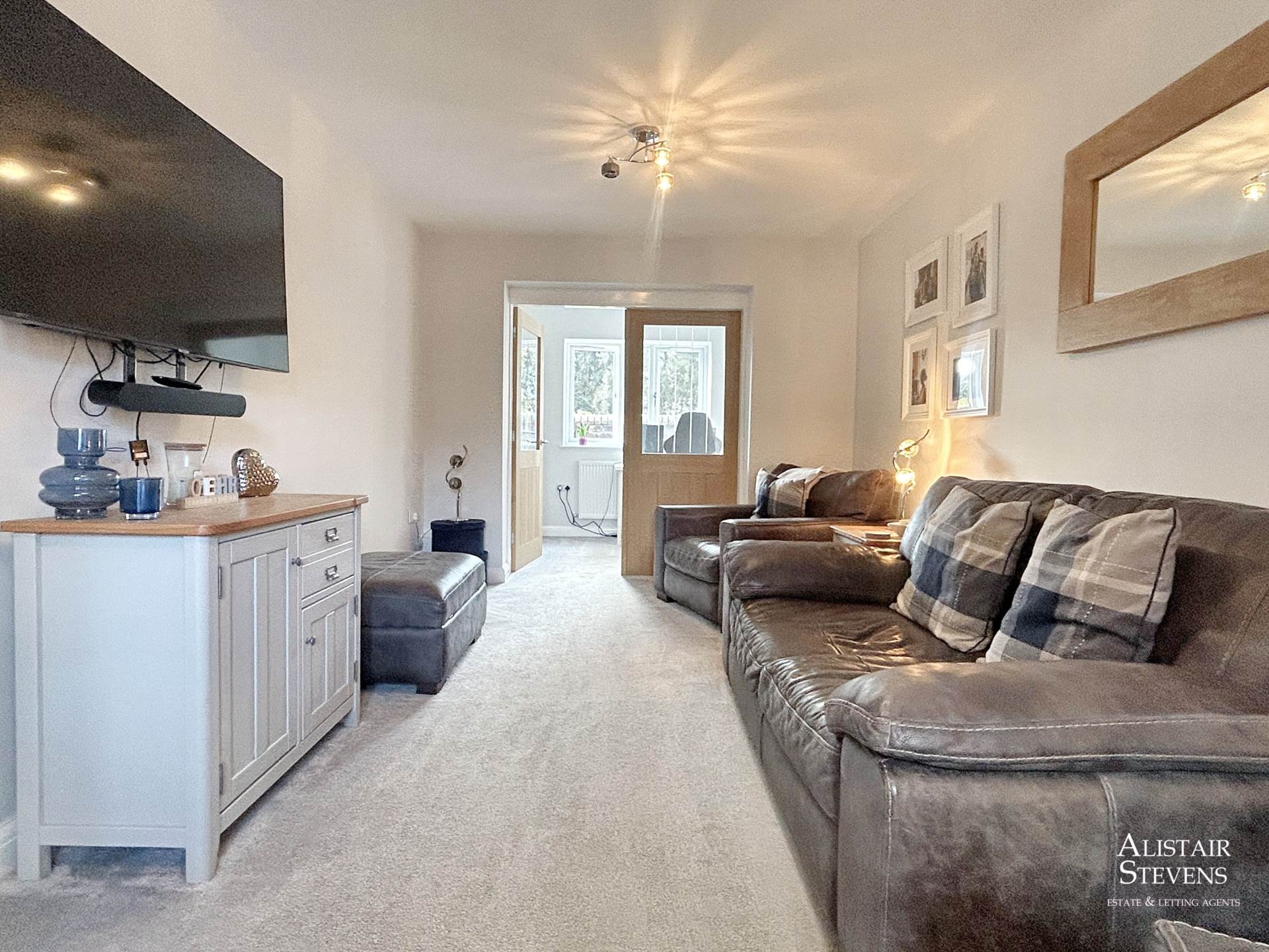 Windmill Close, Royton, Image 4