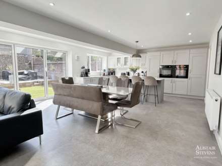 Windmill Close, Royton, Image 2