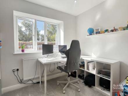 Windmill Close, Royton, Image 6