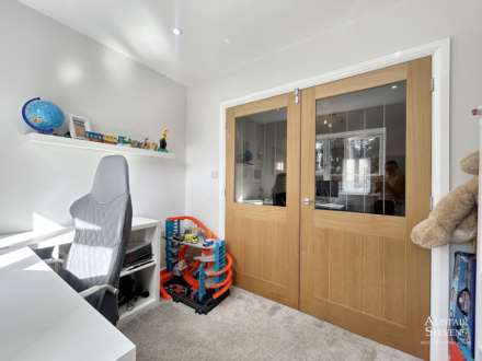 Windmill Close, Royton, Image 7