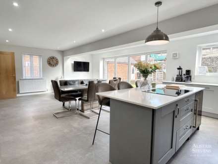 Windmill Close, Royton, Image 8