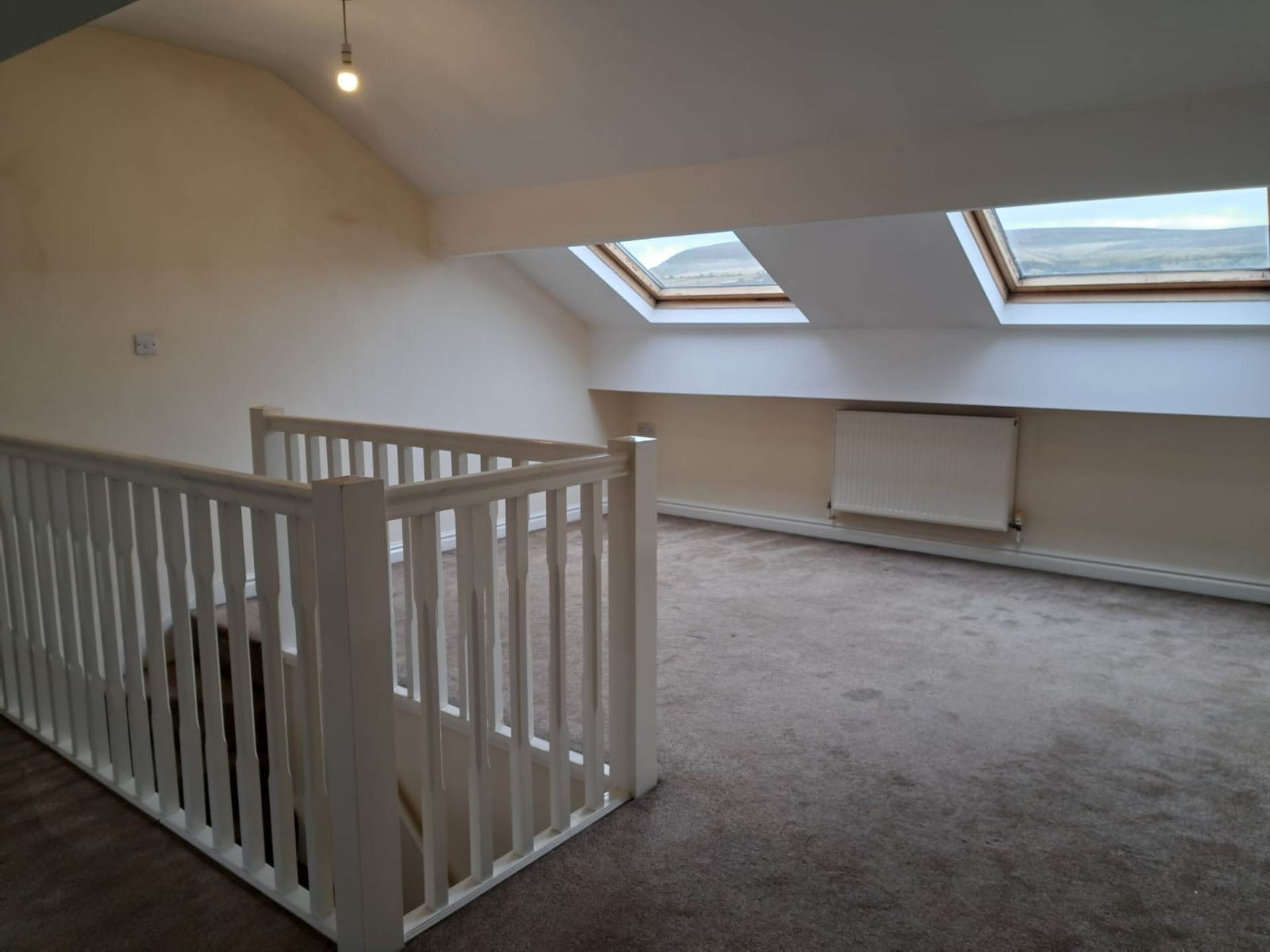 Manchester Road, Mossley, Image 8