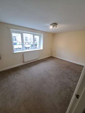 Manchester Road, Mossley, Image 4