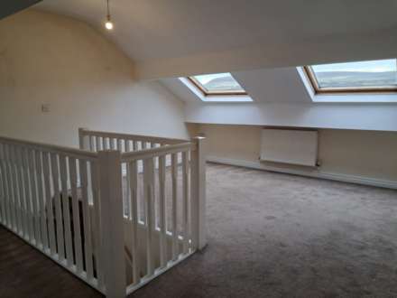 Manchester Road, Mossley, Image 8