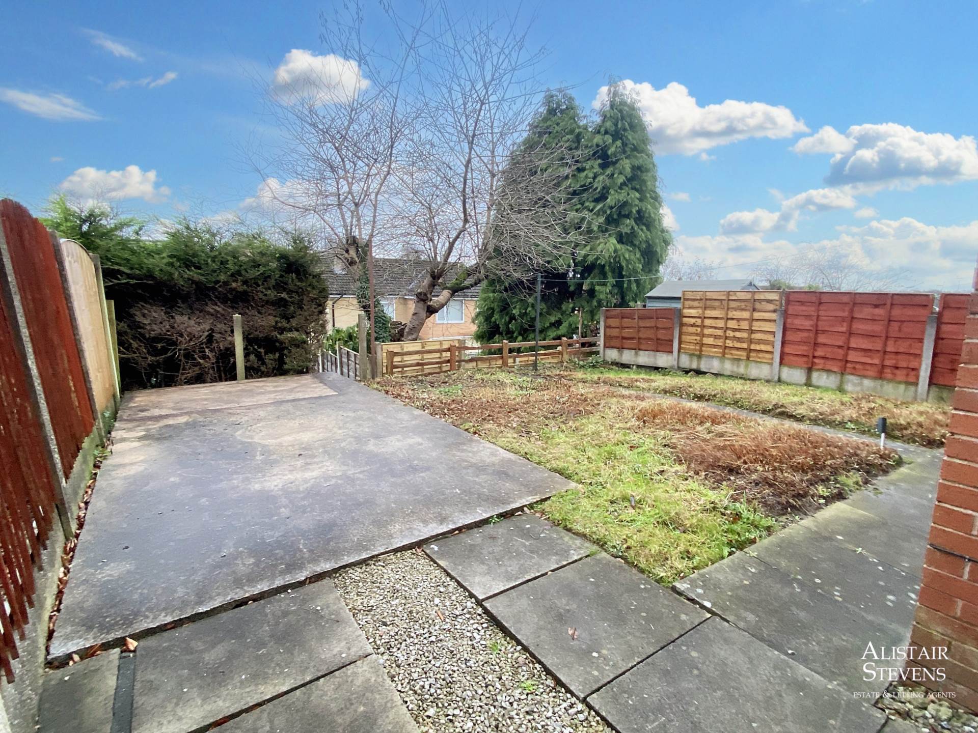 Thorp View, Royton, Image 12
