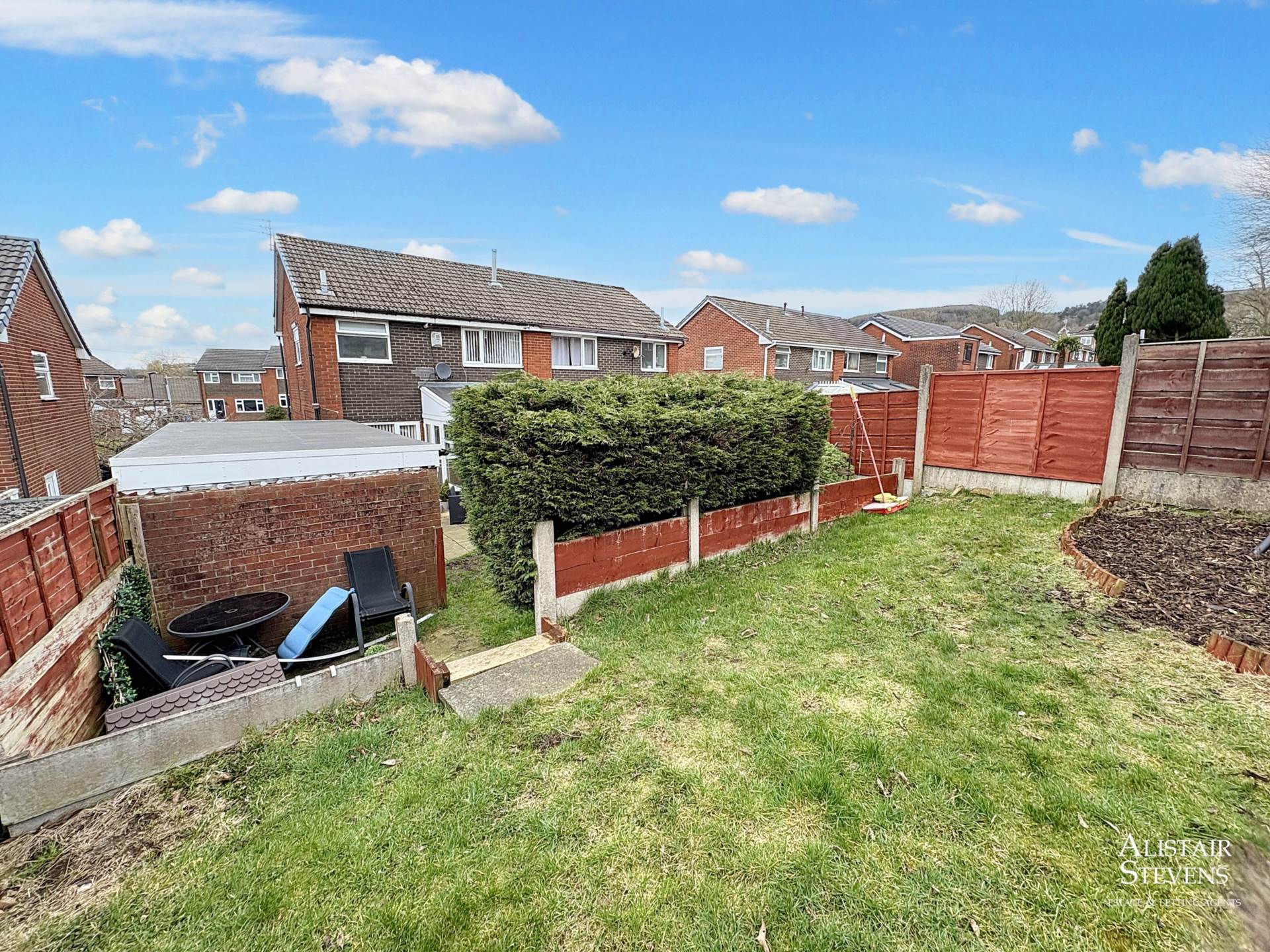Chatsworth Close, Shaw, Image 15