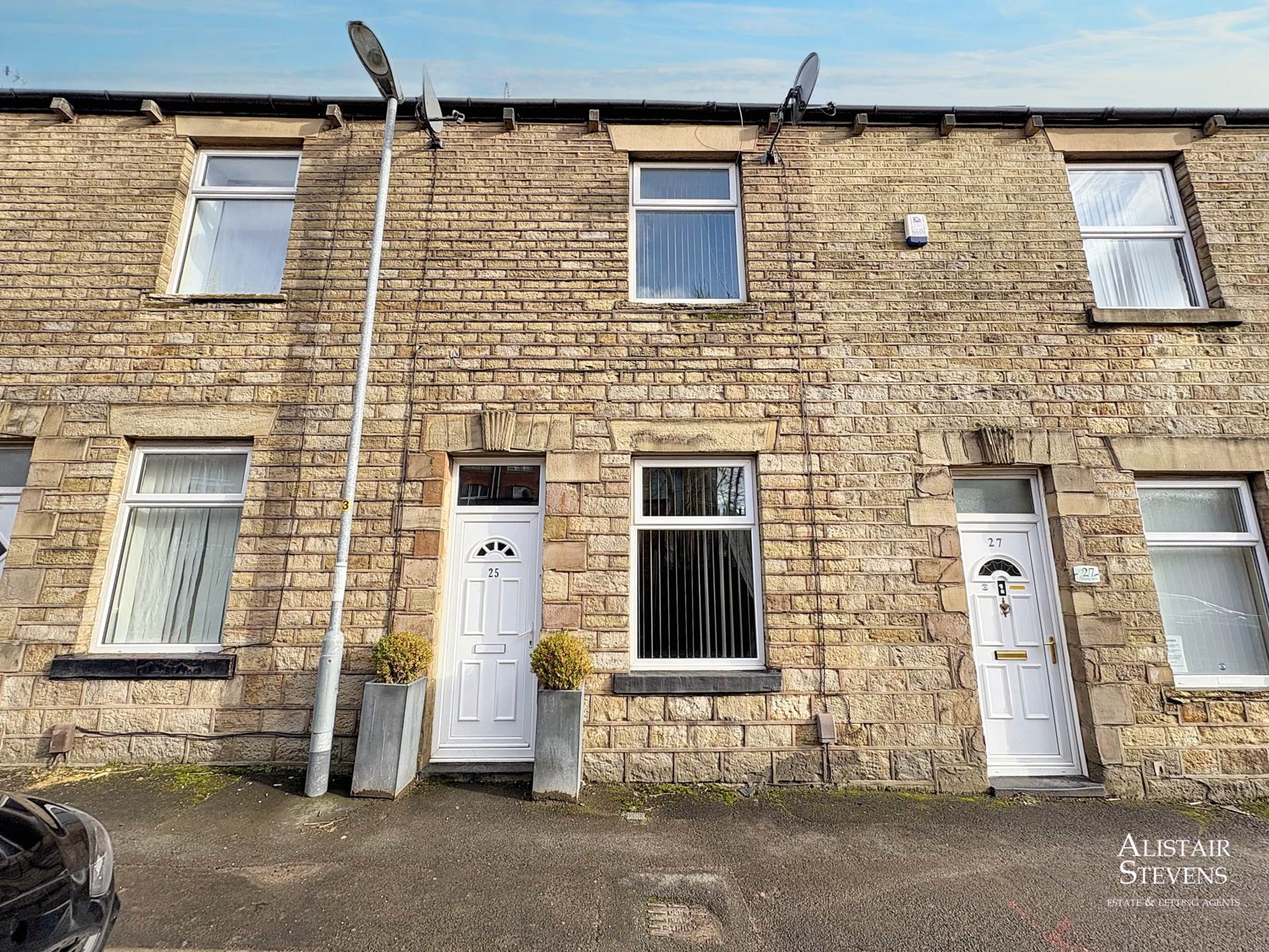 Mosshey Street, Shaw, Image 1