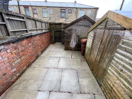 Mosshey Street, Shaw, Image 17