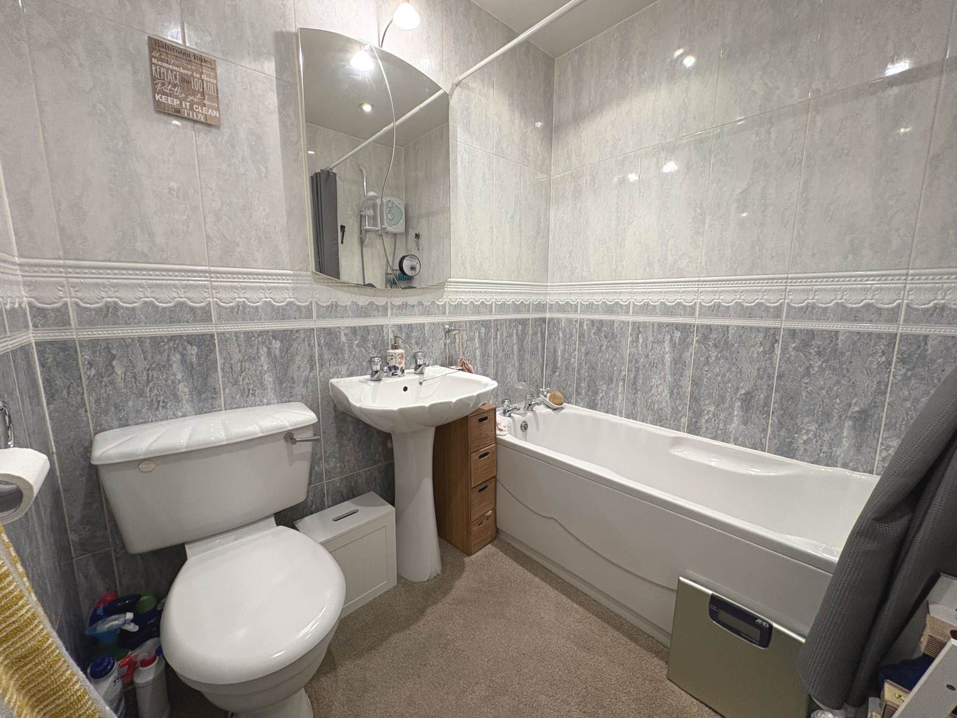 Oldham Road, Royton, Image 14